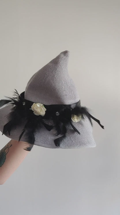 Chapeau de sorcière gris
